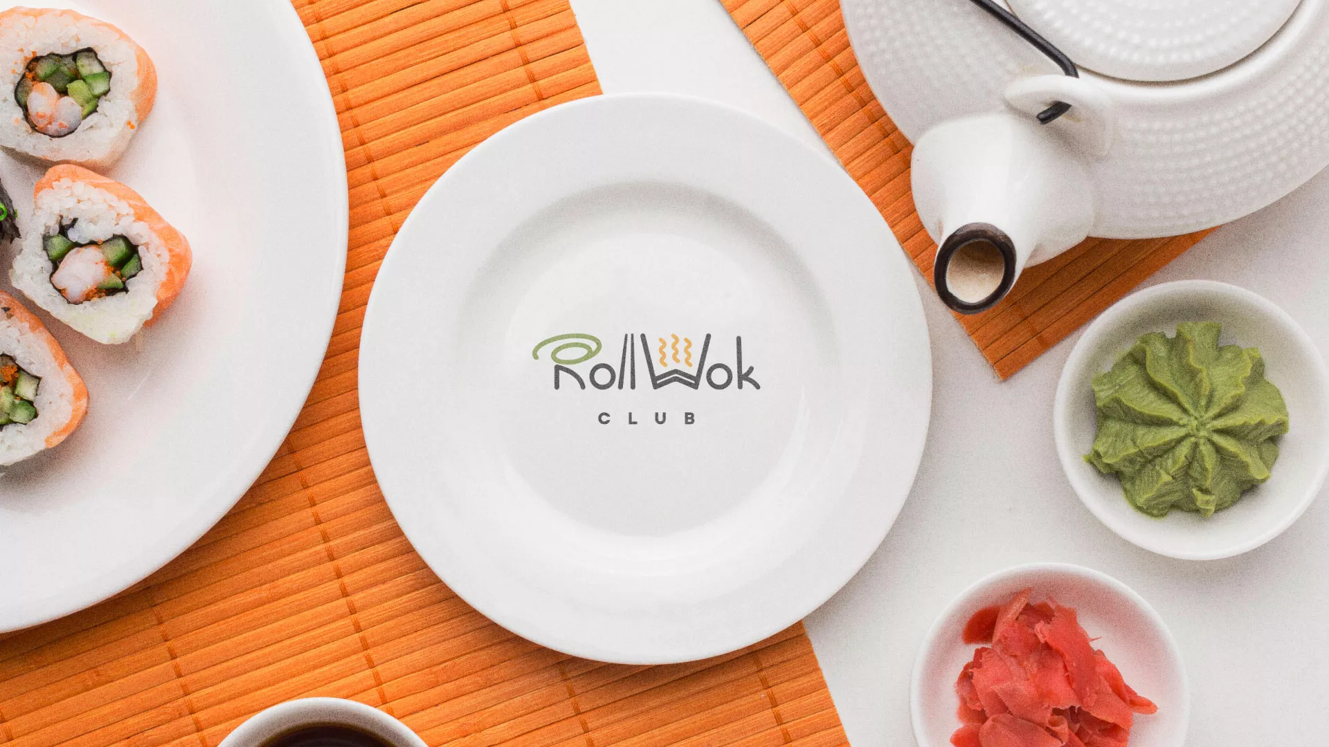 Разработка логотипа и фирменного стиля суши-бара «Roll Wok Club» в Сланцах